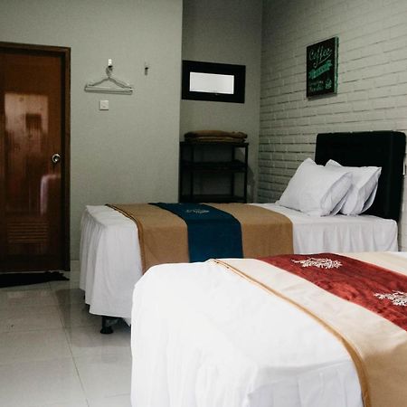Argya Guesthouse 요그야카르타 외부 사진